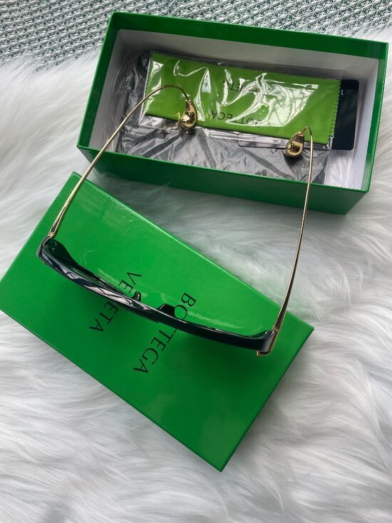 Bottega Veneta Stylish Gold-Accent Sunglasses main image 6